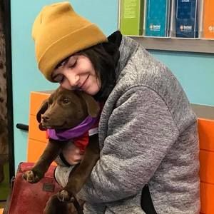 Meet your Posher, Caitlin